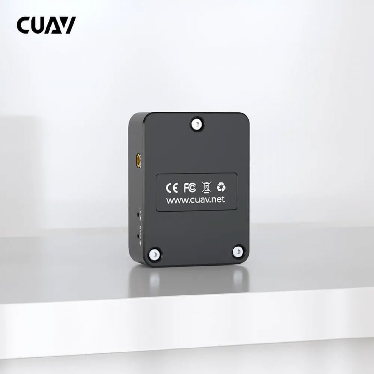 C-RTK 2HP двойная антенна для RTK-модуля курса (Yaw) C-RTK 2HP двойная антенна для RTK-модуля курса (Yaw)